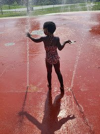 Drew Park Splash Pad and Fountain photo 3