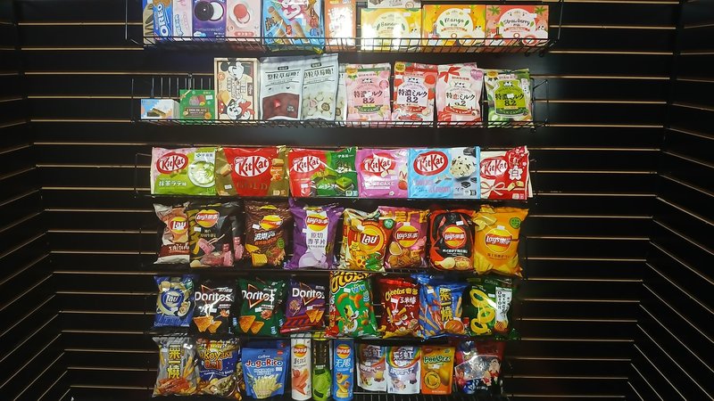 Common Collectibles & Gaming Lounge photo 3