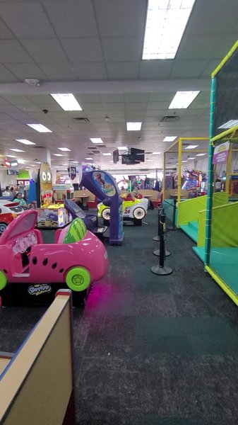 Chuck E. Cheese photo 2