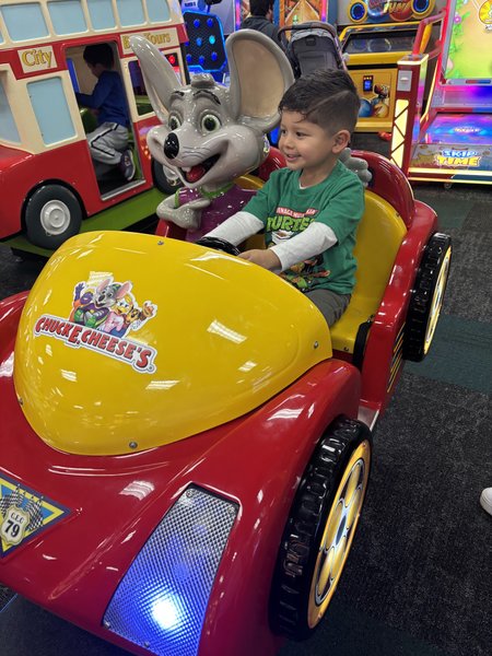 Chuck E. Cheese photo 3