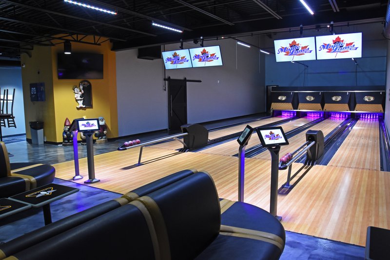 Maple Lanes Bowling Center photo 6