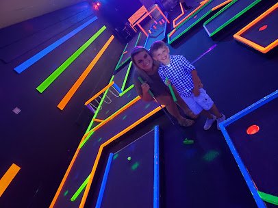 Blacklight Mini Golf Gadsden LLC photo 3