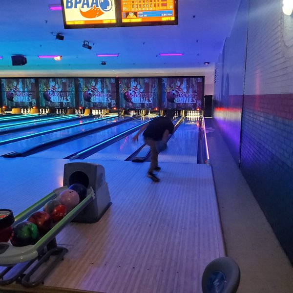 Majestic Lanes Bowling Alley photo 4