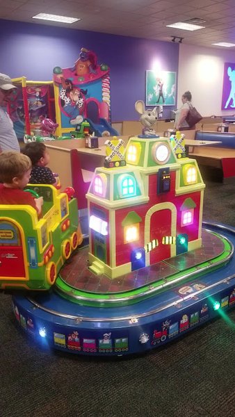 Chuck E. Cheese photo 2