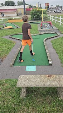 Pro Putt Miniature Golf photo 2
