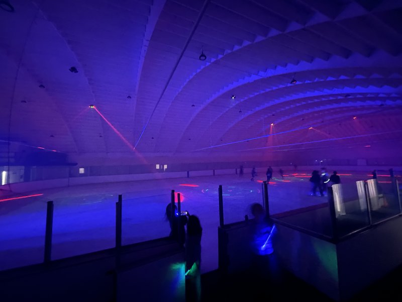 Ontario ice skating photo 4