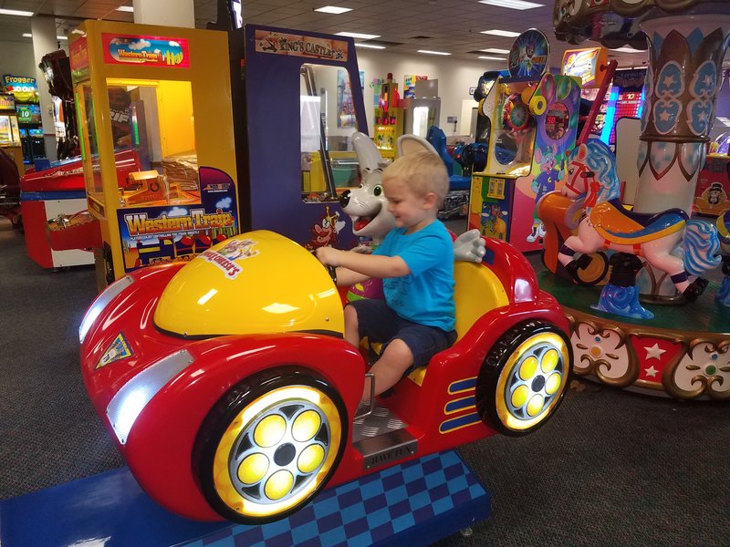 Chuck E. Cheese photo 5