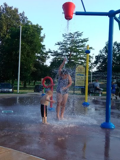 Splash Pad at War Memorial Park photo 2