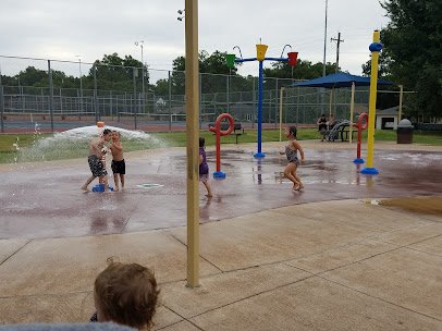 Splash Pad at War Memorial Park photo 3