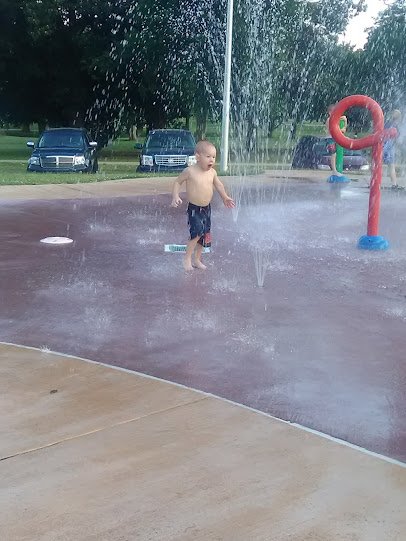 Splash Pad at War Memorial Park photo 5