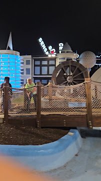 Shoot for the Stars Mini-Golf photo 2