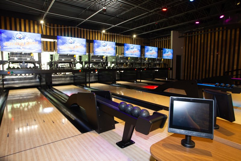 Royal Lanes Social photo 3