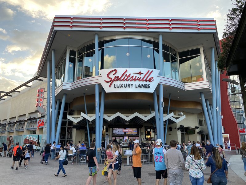 Splitsville Luxury Lanes photo 3