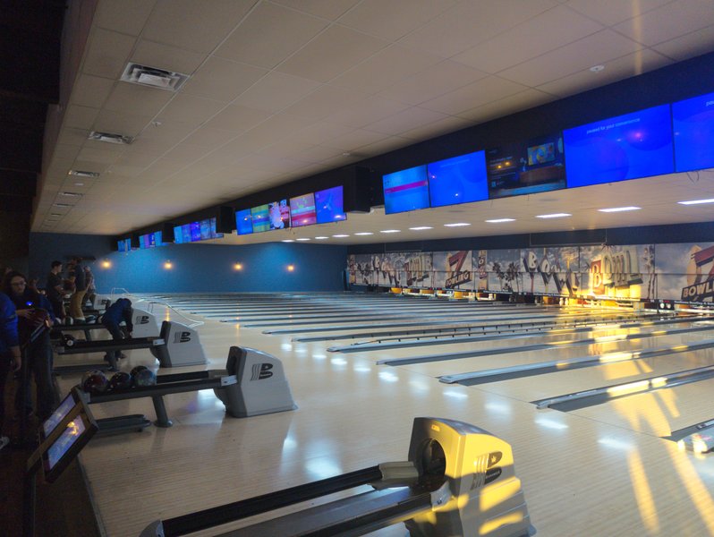 TenDown Bowling & Entertainment photo 3