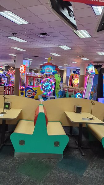 Chuck E. Cheese photo 2