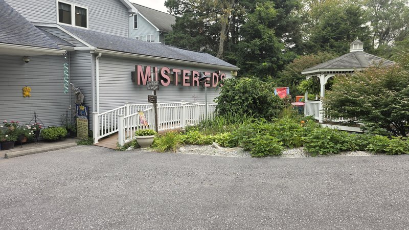 Mister Ed's Elephant Museum & Candy Emporium