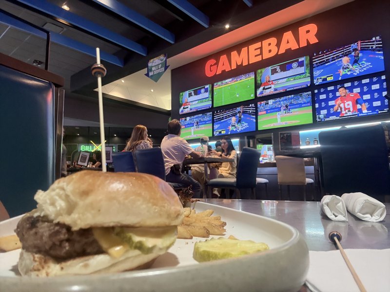 Dave & Buster's Glendale photo 4