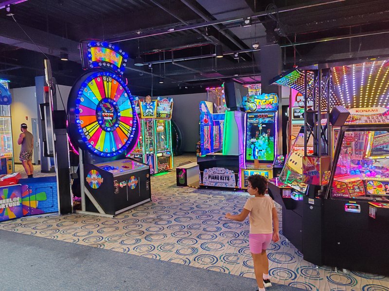 Round1 Bowling & Arcade - Mentor