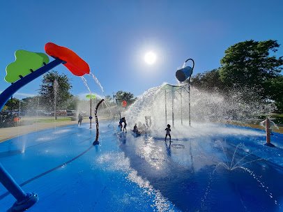 Park West Splash Pad photo 4
