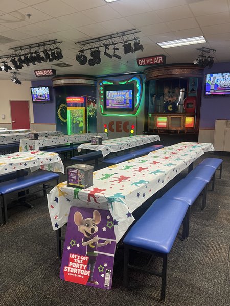 Chuck E. Cheese photo 3