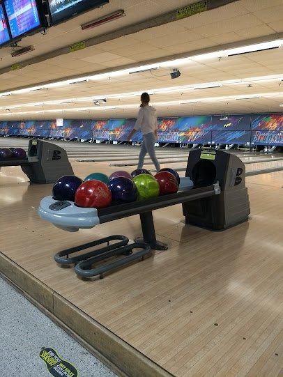 Bowlero Moreno Valley