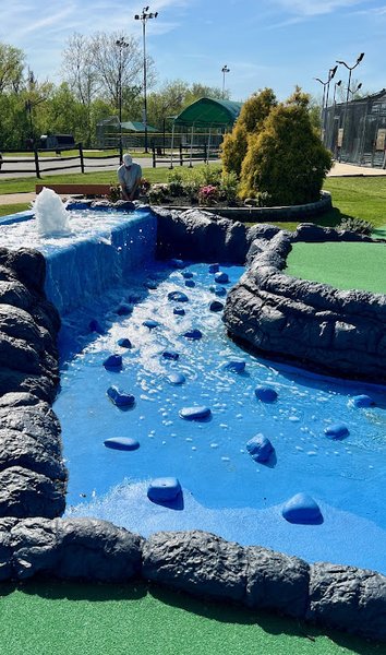 Putter's Paradise Mini Golf