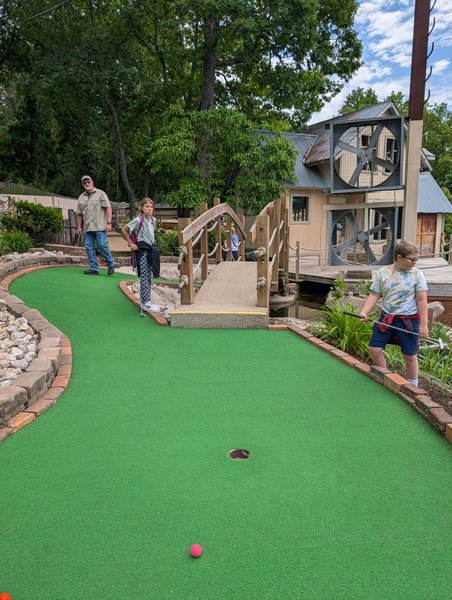 Putt 'N Stuff Family Fun Center photo 6