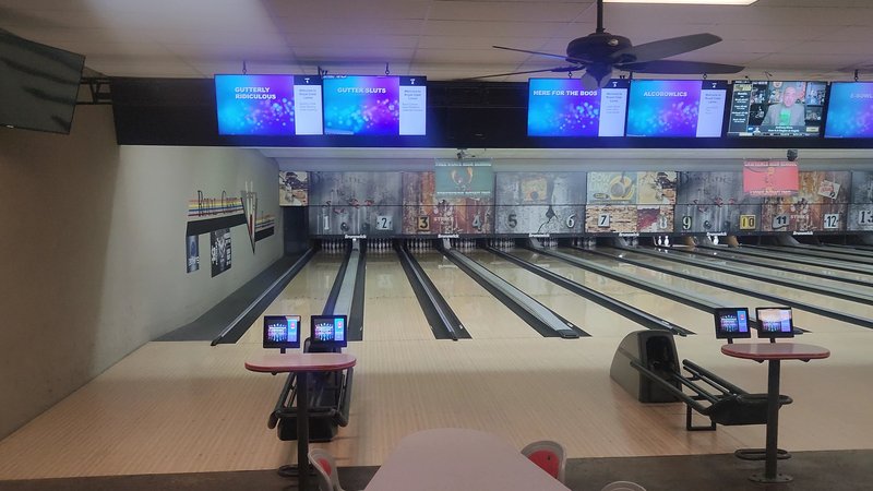 Royal Crest Lanes photo 2
