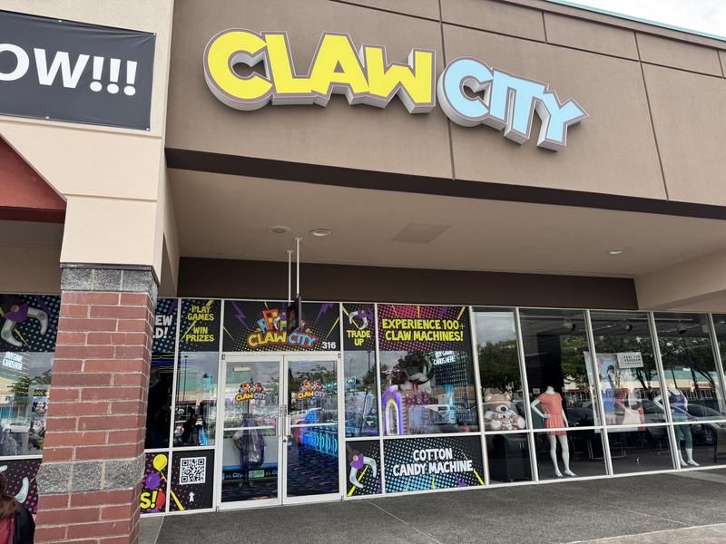 Claw City Columbia Gorge Outlets photo 5