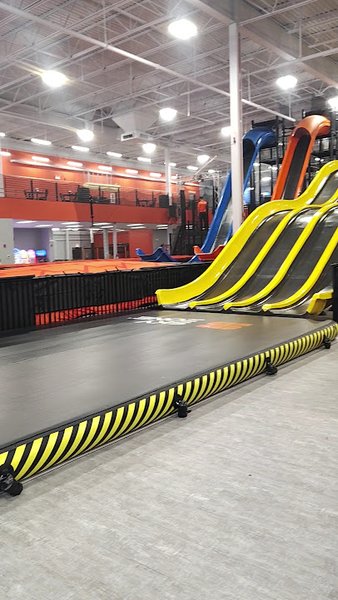 Sky Zone Alsip photo 2