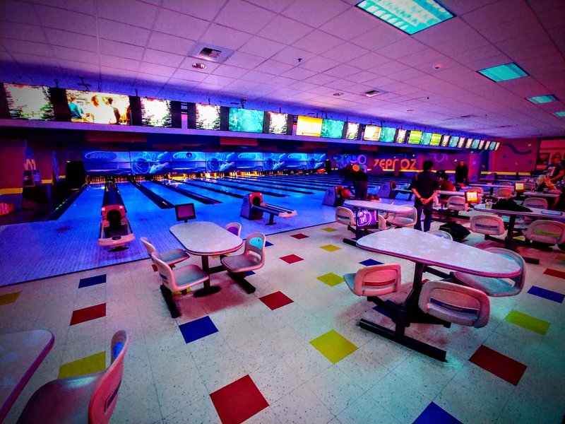 Zeppoz Restaurant, Bowling, Sports Bar, Pull Tab Bar, and Full Weekend Breakfast photo 5