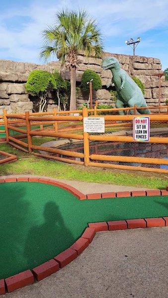 Rainbow Falls Mini Golf photo 2