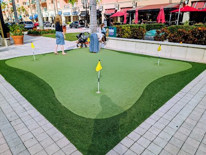 Putt'N On The Plaza