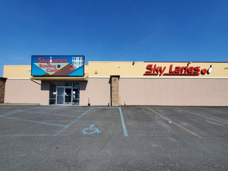 Skylanes Bowling Center photo 5