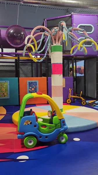 D&R PLAYLAND photo 2