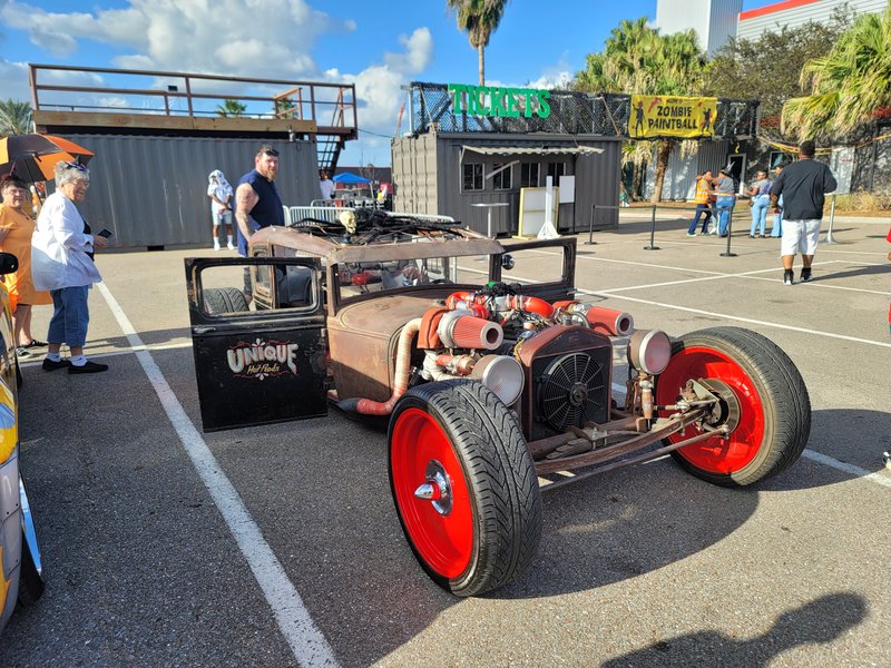 Throttle & Swing photo 6