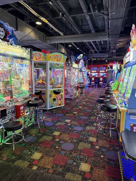 Round1 Bowling & Arcade Sunvalley Shopping Center photo 3