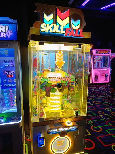 GLO Mini Golf |Arcade | Virtual Reality | Ice Cream Bar photo 5