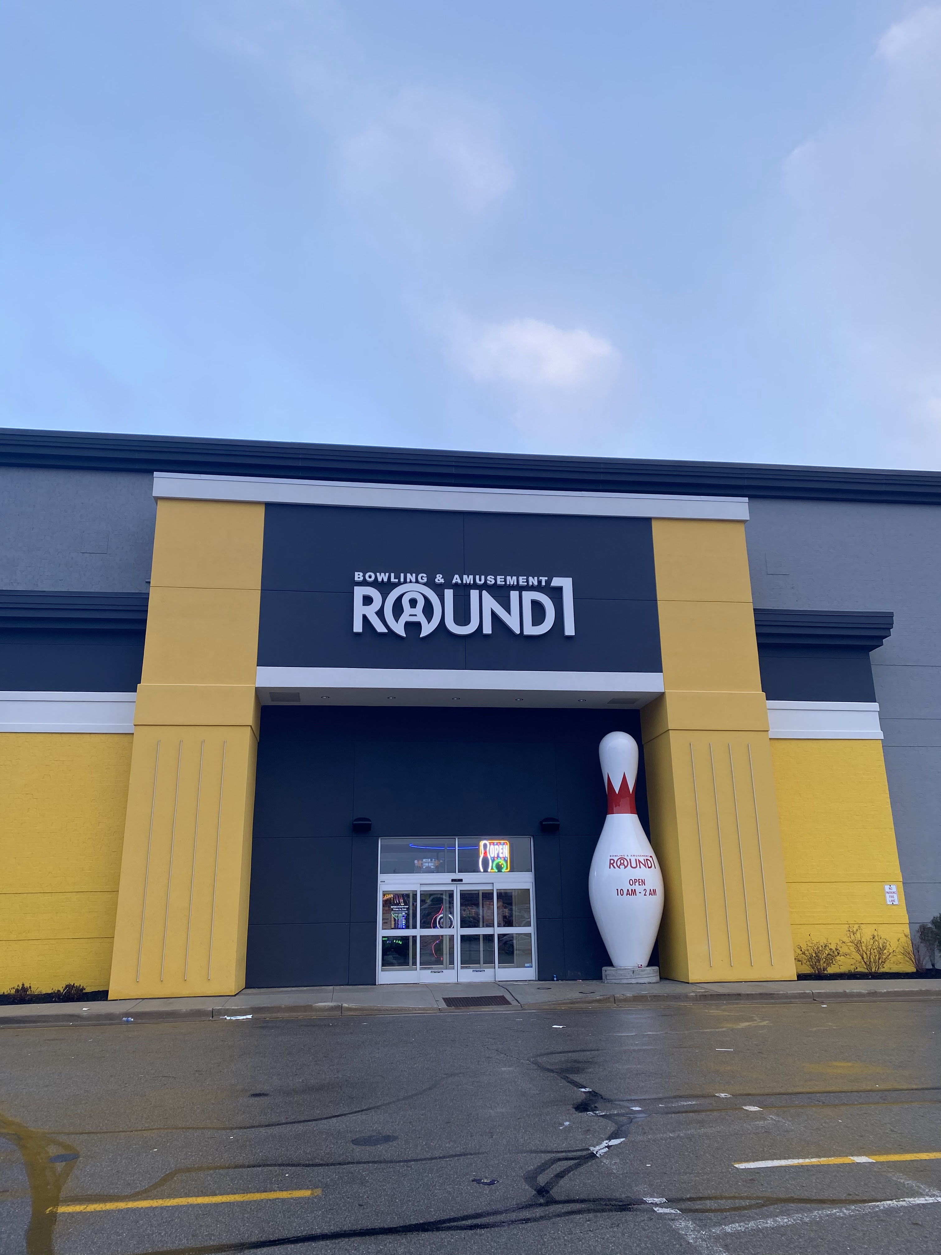 Round1 Bowling & Arcade The Mall at Fairfield Commons photo 3
