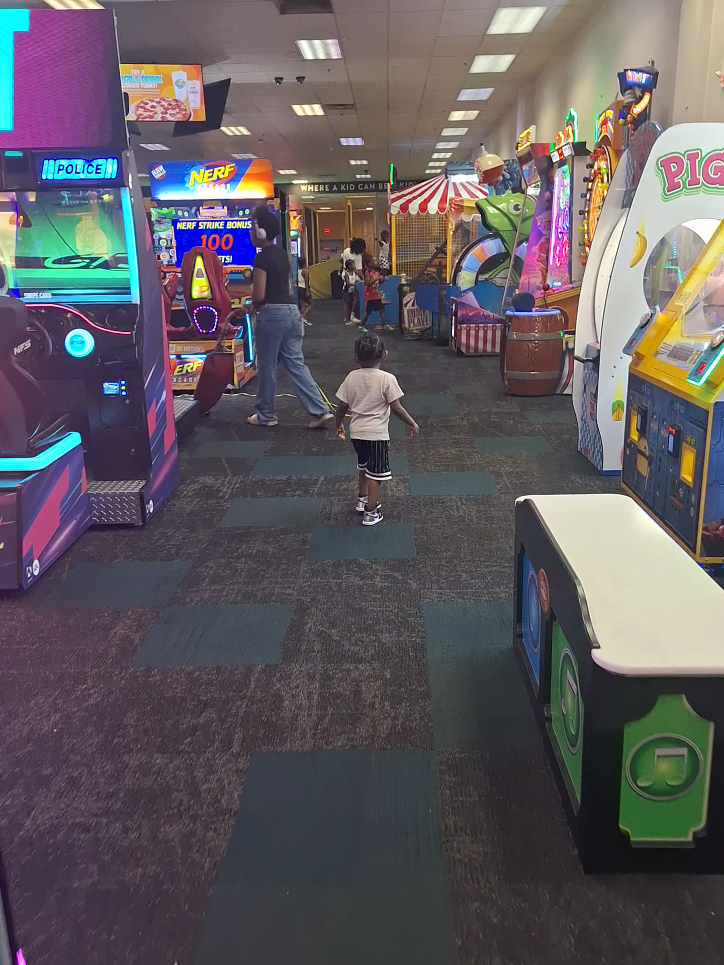 Chuck E. Cheese photo 2