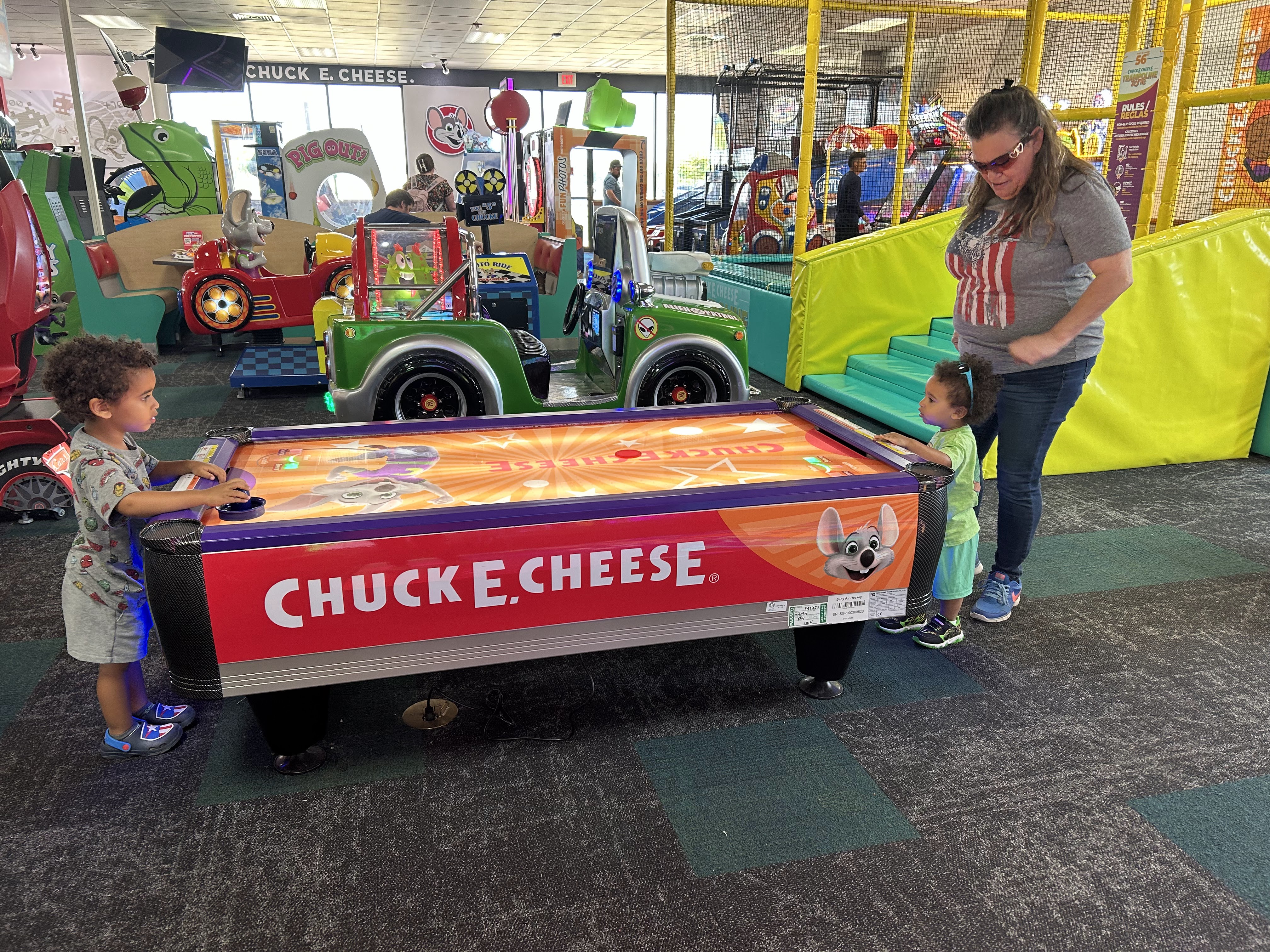 Chuck E. Cheese photo 4