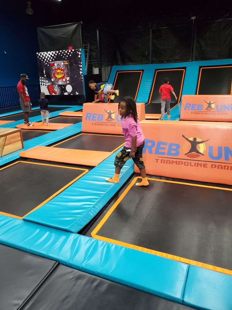 EVENT ZONA BOWL / REBOUND TRAMPOLINE PARK